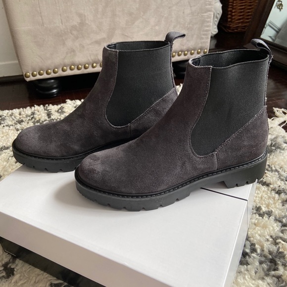 Suede boots - Picture 5 of 5